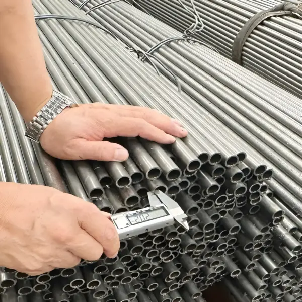 Precision Seamless Steel Pipe Outer Diameter 8 mm - 400 mm Wall Thickness 0.8 mm - 35 mm